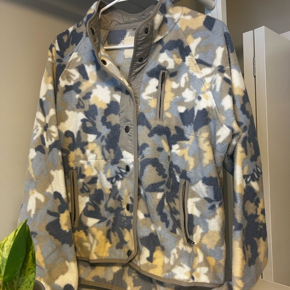 Thread&Supply Fleece Sweater - Picture 1 of 3